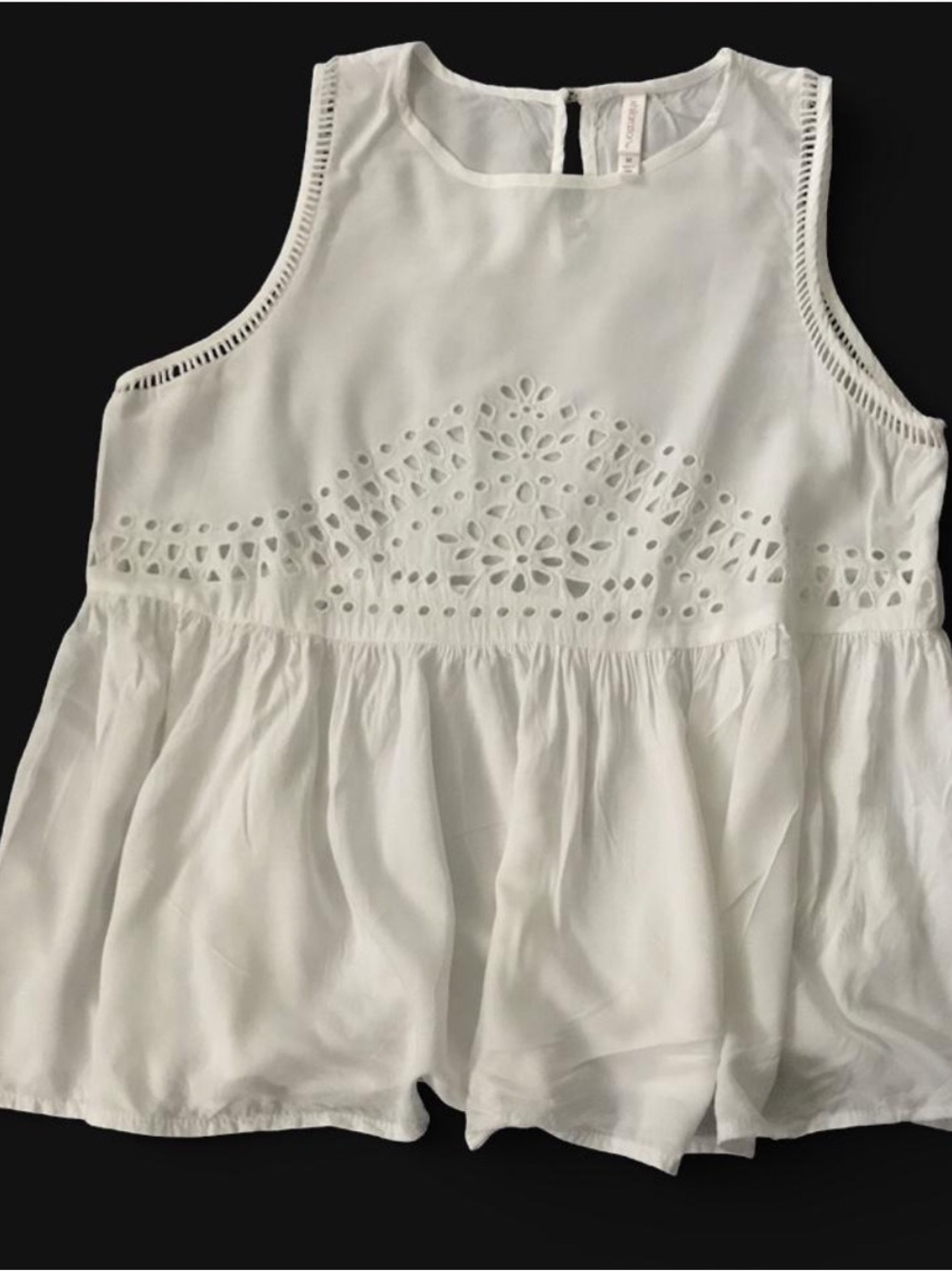 Xhilaration White Eyelet Sleeveless Peplum Blouse